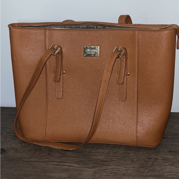 Purse - Picture 1 of 3